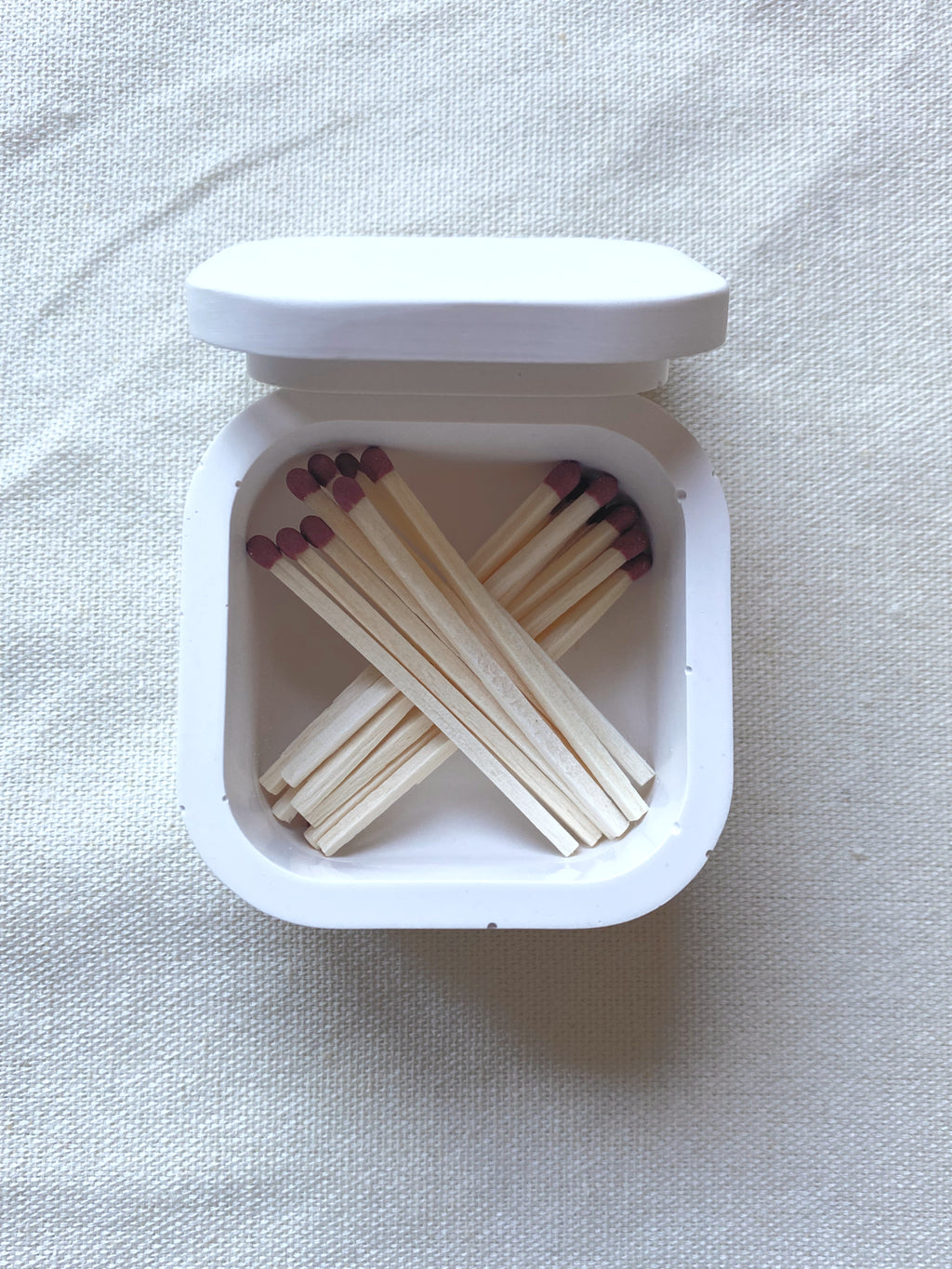 CAJA CON CERILLAS