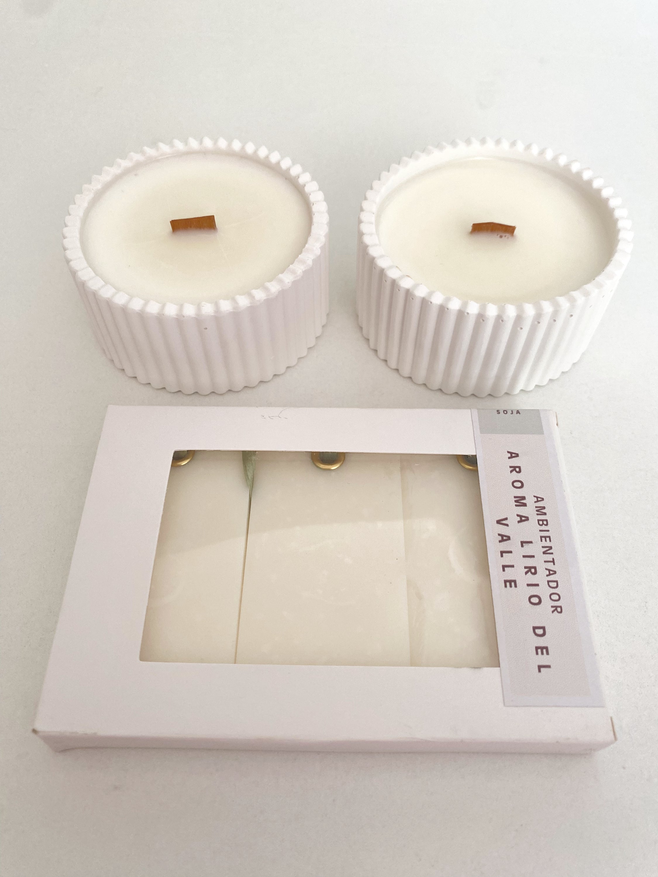 PACK AMBIENTADOR SÓLIDO + 2 VELAS BASICS 90gr
