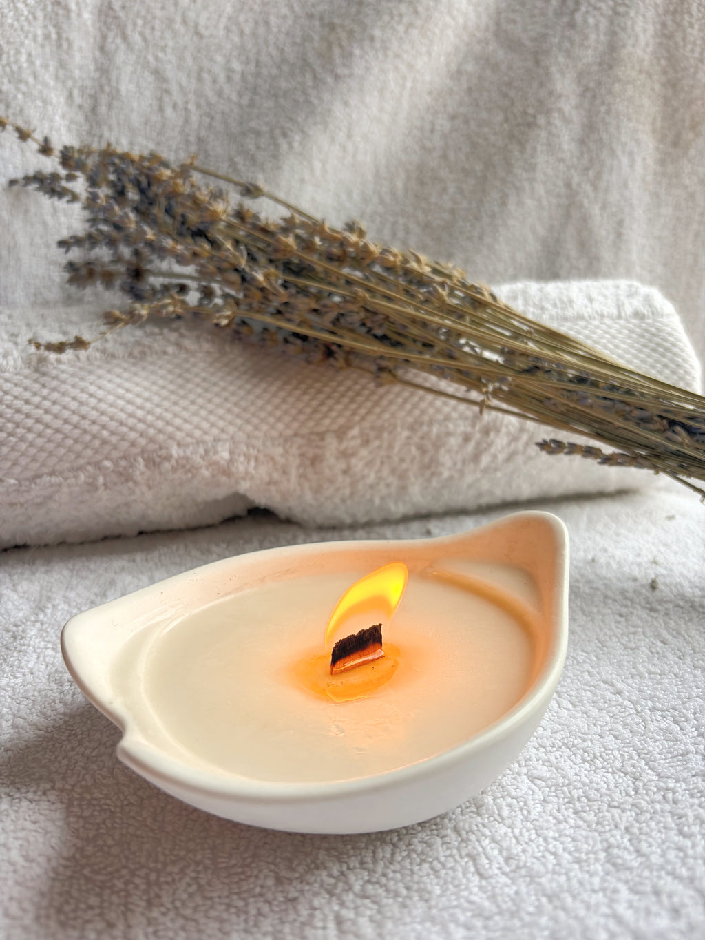 VELA PARA MASAJE · LAVANDA & MANZANILLA